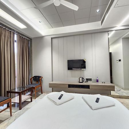 Hotel Statusinn, Ichalkaranji Bagian luar foto