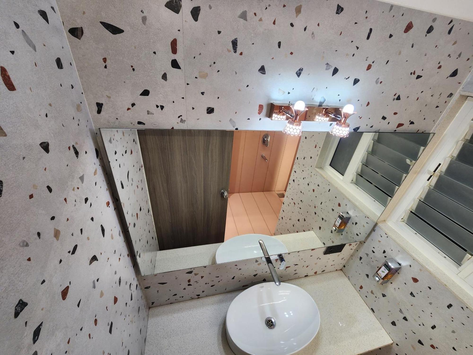 Hotel Statusinn, Ichalkaranji Bagian luar foto