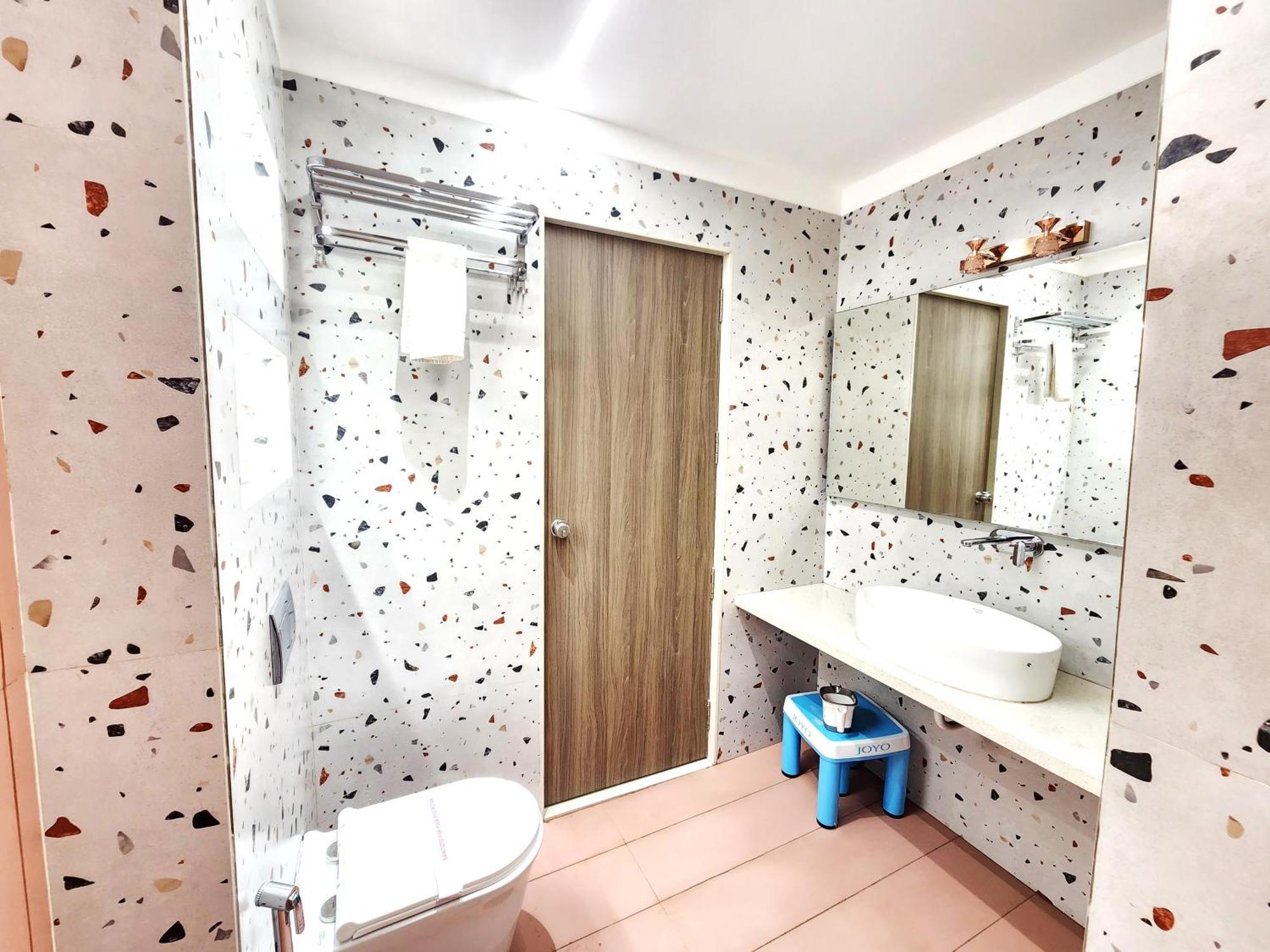 Hotel Statusinn, Ichalkaranji Bagian luar foto